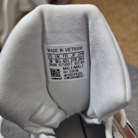 Adidas Patrick Mahomes Sneakers - Picture 5 of 10